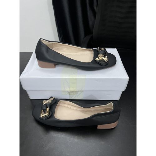 Elegant Bow-Detail Ballet Flats with Metallic Toe Accent